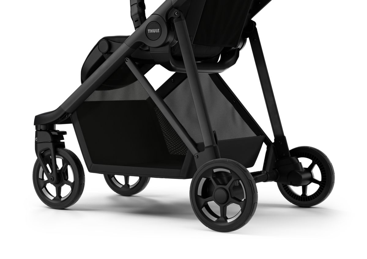 Náhľad produktu - Kočík Thule Shine Black on Black 2022 + vanička + ochrana proti slnku / dažďu Thule