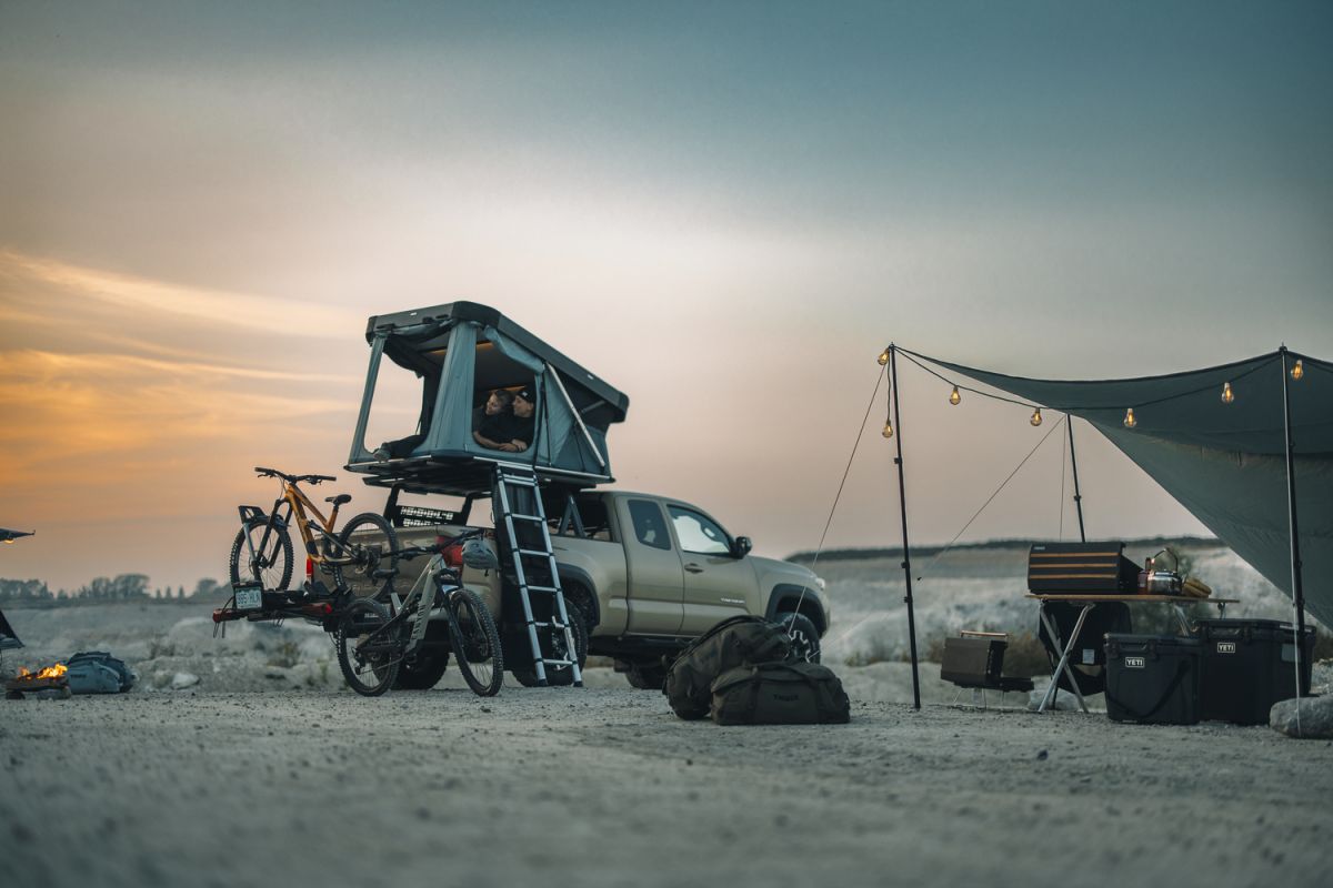 Náhľad produktu - Autostan Thule Widesky - škrupinový stan pre 2 osoby, Dark Slate