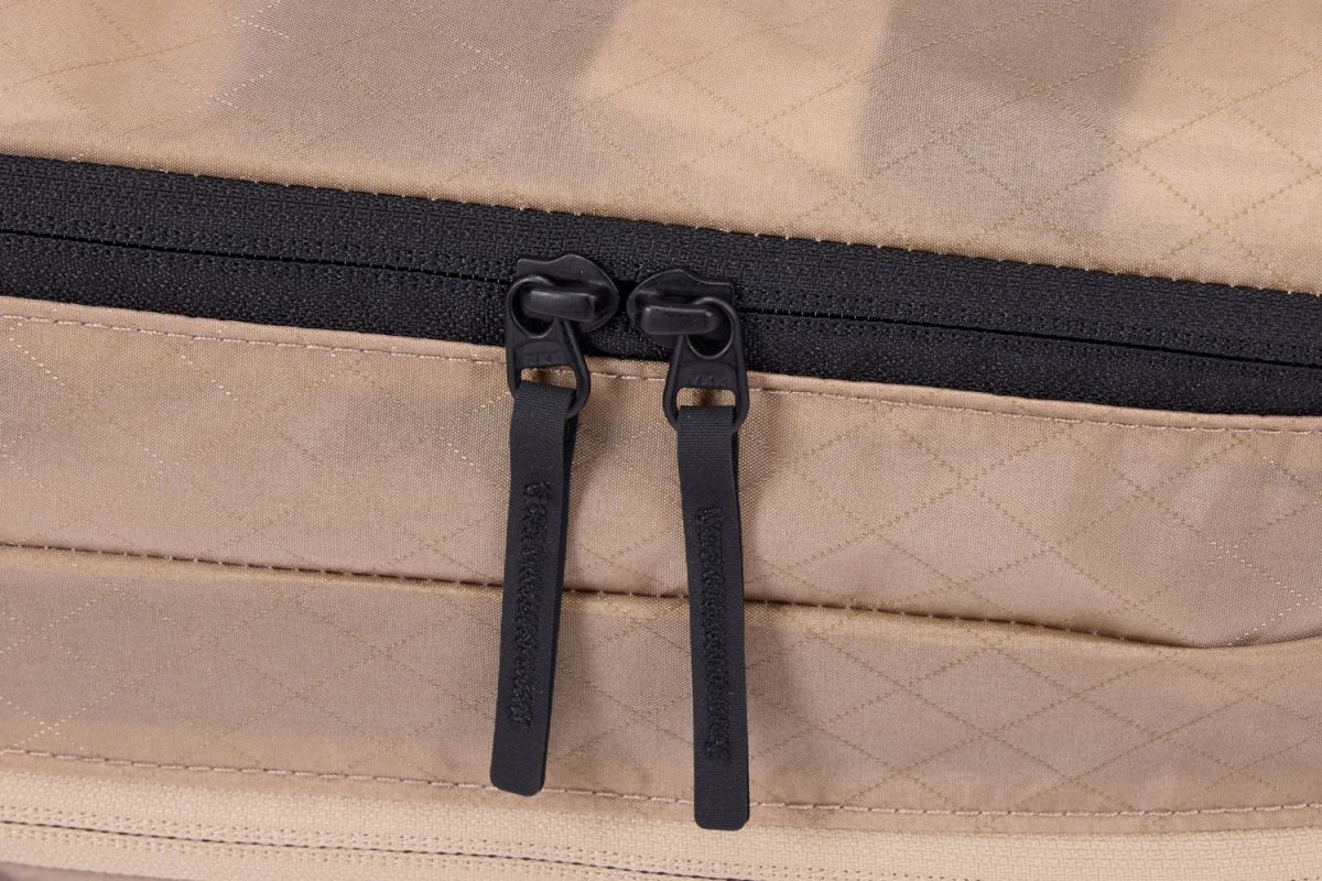 Náhľad produktu - Thule cestovný organizér čisté/špinavé TCCD201 - jemná béžová