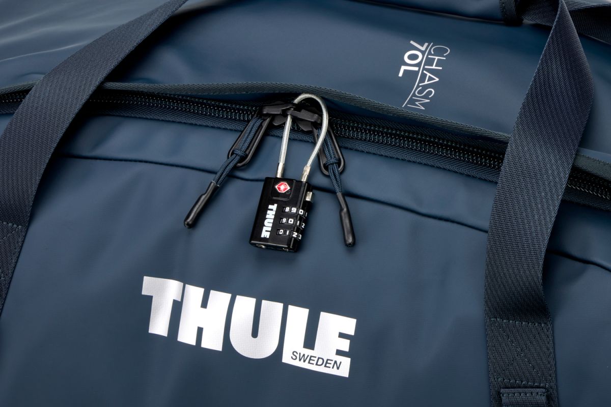 Náhľad produktu - Thule Chasm športová taška 70 l TDSD303 - Darkest Blue